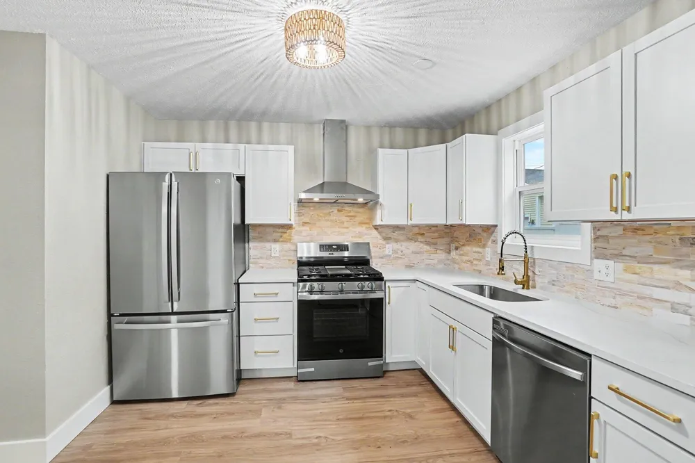 2123 Lakeshore Drive Muskegon, MI 49441