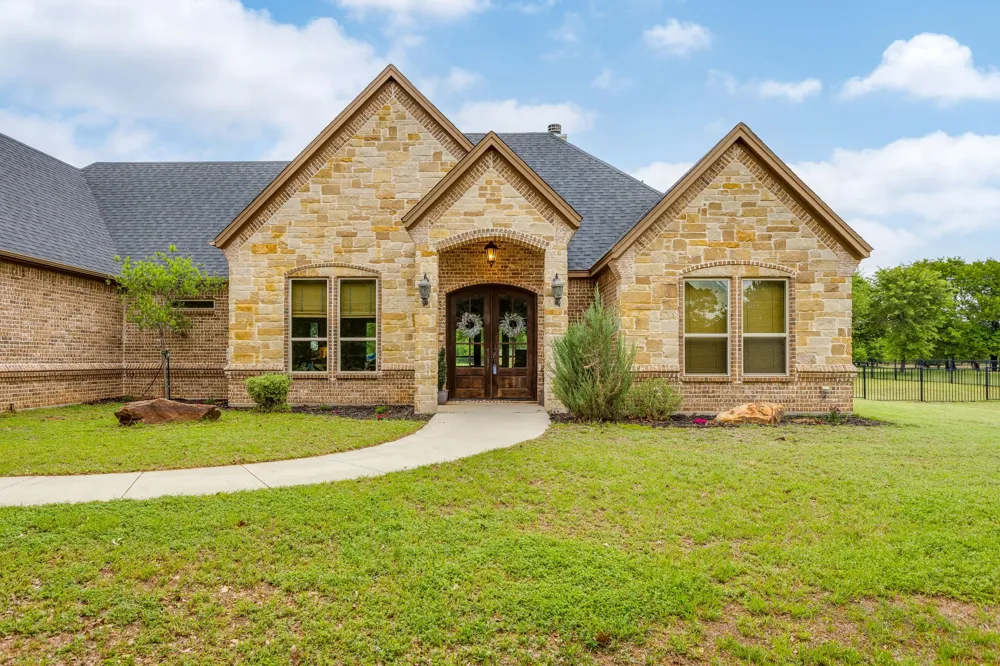 106 Treeline Court Lipan, TX 76462