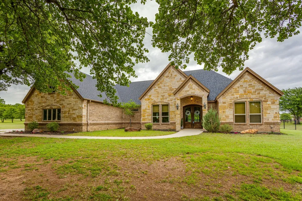 106 Treeline Court Lipan, TX 76462