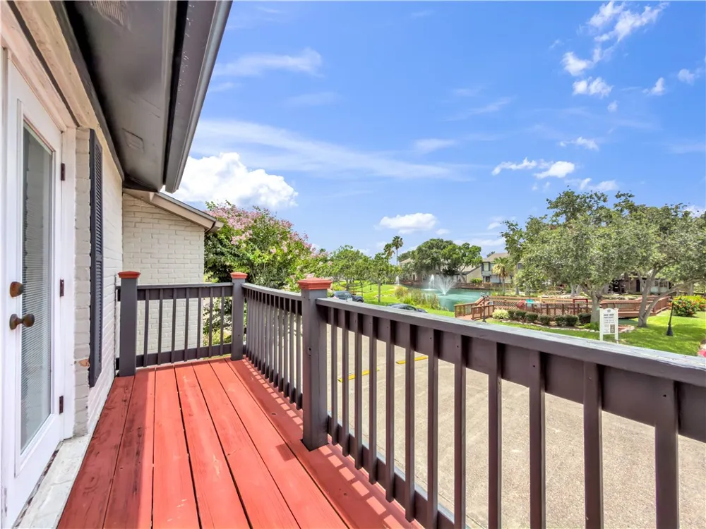 9 Rock Creek Drive #9 Corpus Christi, TX 78412