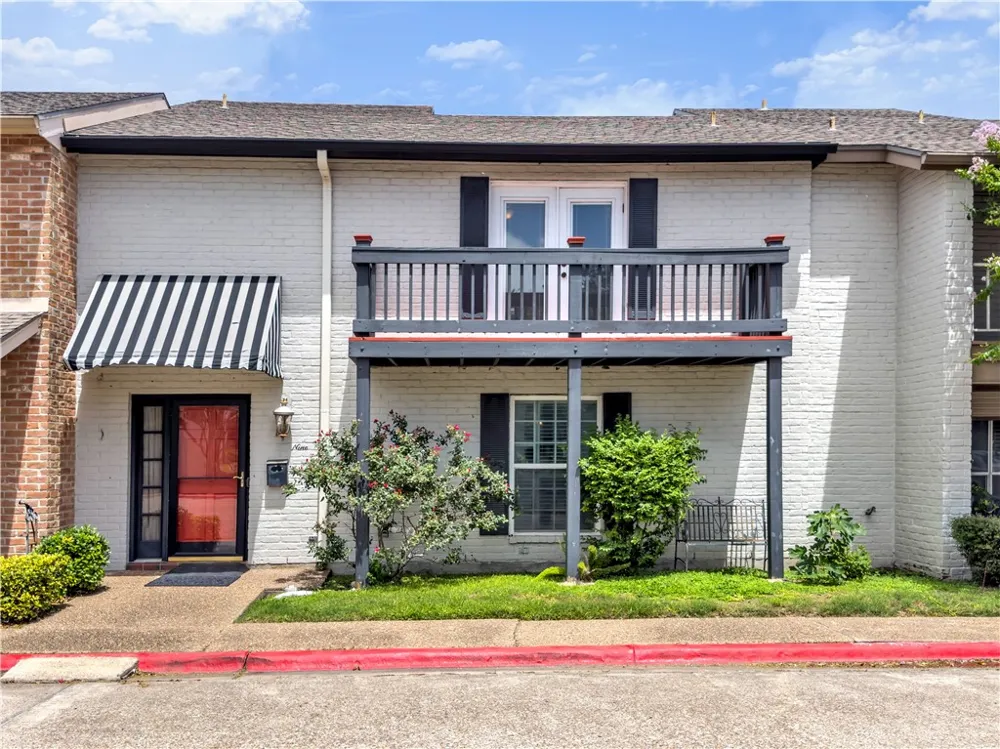 9 Rock Creek Drive #9 Corpus Christi, TX 78412