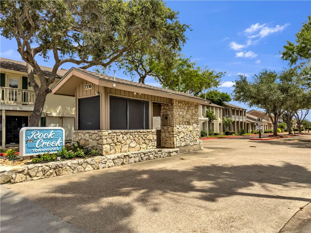 9 Rock Creek Drive #9 Corpus Christi, TX 78412