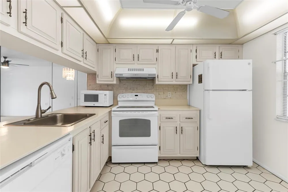 2701 Nassau Bend #D2 Coconut Creek, FL 33066
