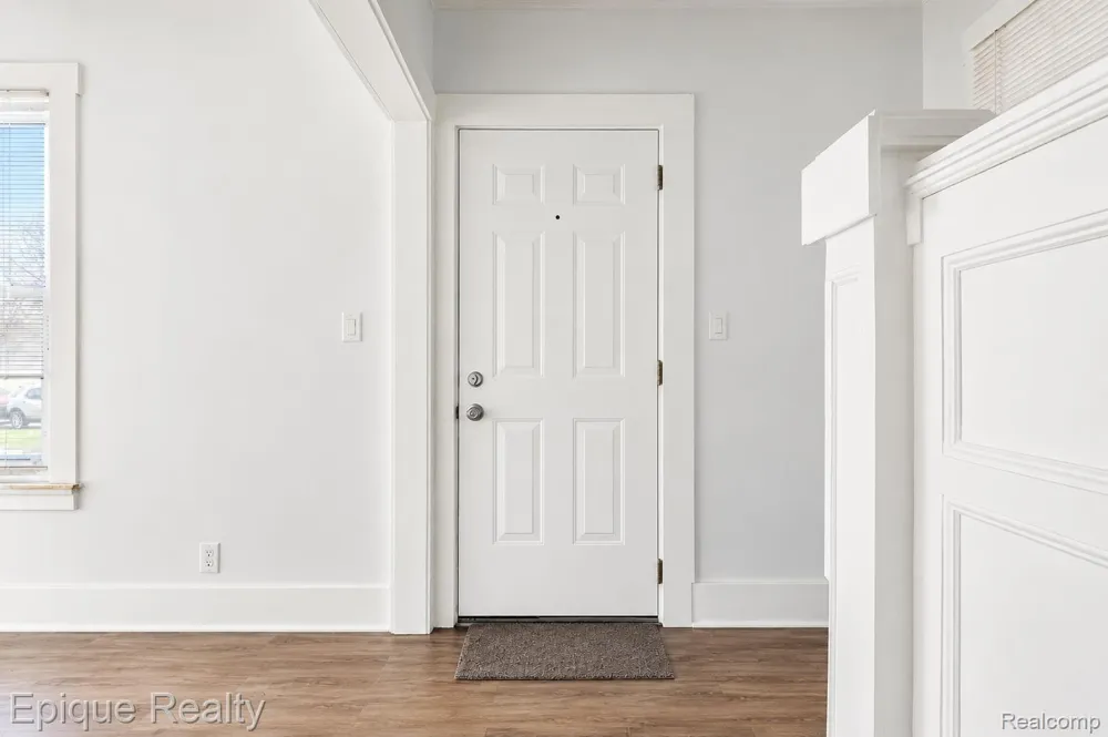 64 Glendale Street Highland Park City, MI 48203
