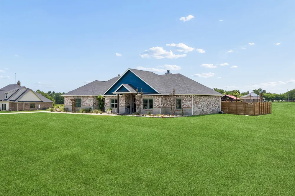 1000 Winding Wood Trail Scurry, TX 75158