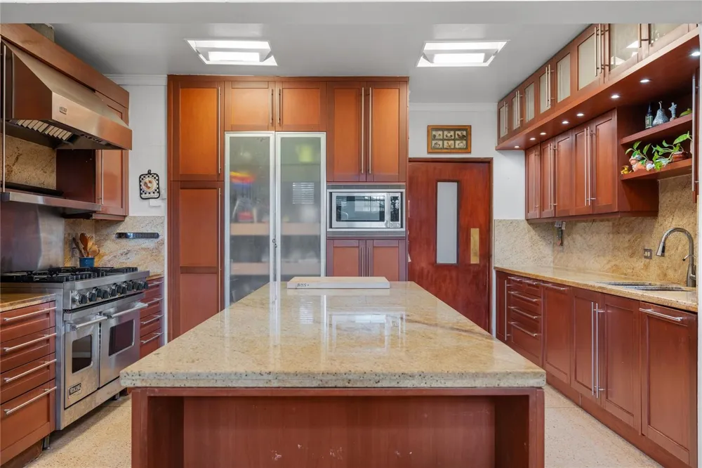 A Street VILLA CAPARRA #A-13 Guaynabo, PR 00966