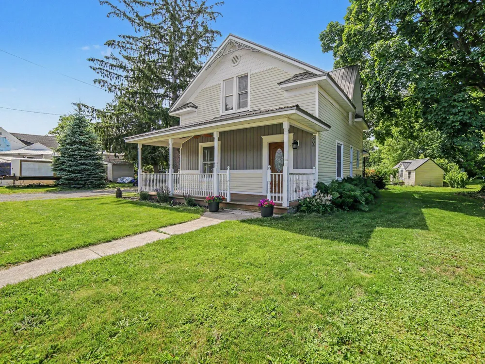 206 E Broadway Street Scottville, MI 49454