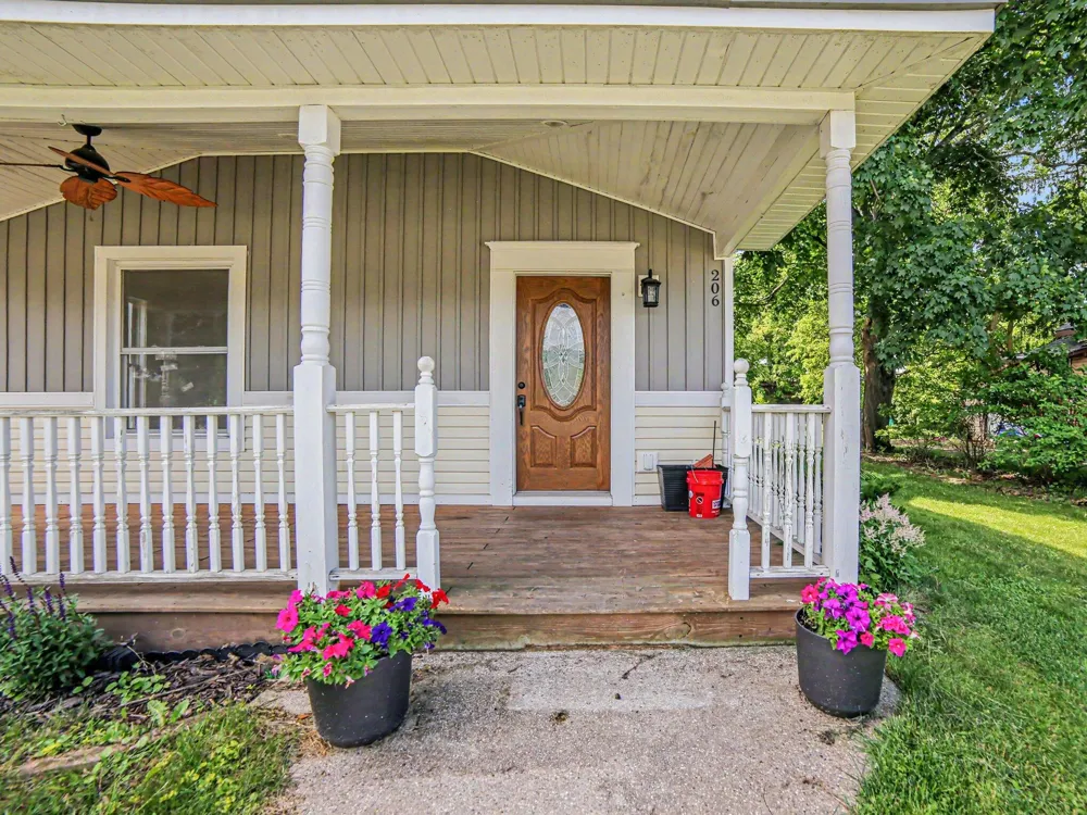 206 E Broadway Street Scottville, MI 49454