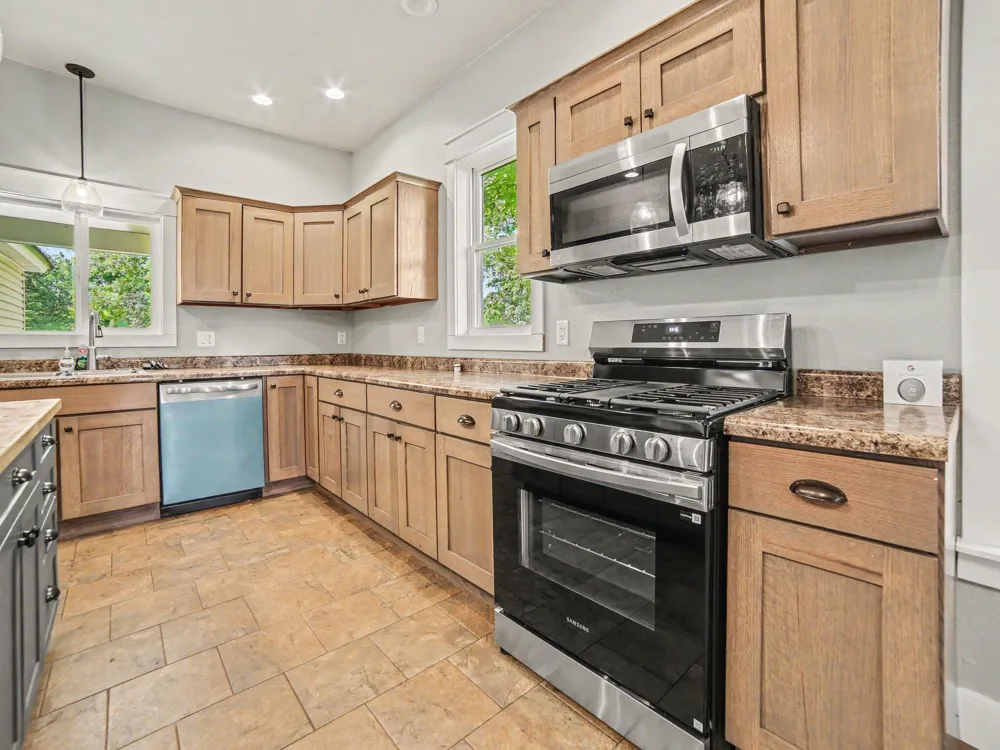 206 E Broadway Street Scottville, MI 49454