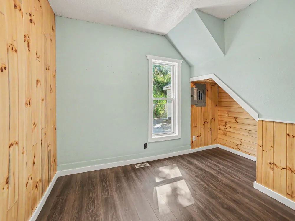 206 E Broadway Street Scottville, MI 49454