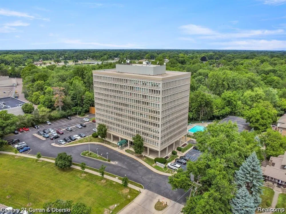 22700 Garrison Street #605 Dearborn City, MI 48124