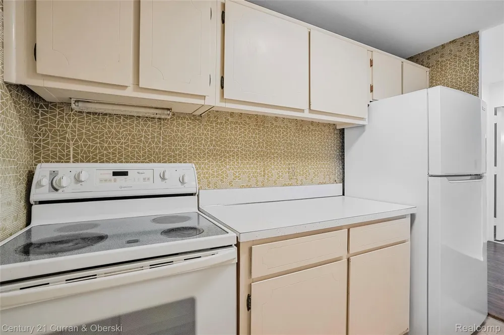 22700 Garrison Street #605 Dearborn City, MI 48124