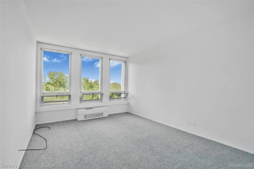 22700 Garrison Street #605 Dearborn City, MI 48124