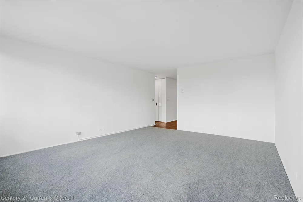 22700 Garrison Street #605 Dearborn City, MI 48124