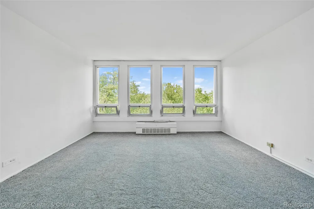 22700 Garrison Street #605 Dearborn City, MI 48124