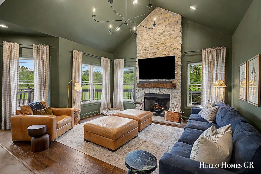 5327 Canyon River Drive NE Cannon Township, MI 49301