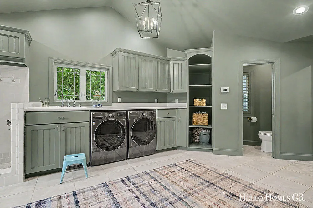 5327 Canyon River Drive NE Cannon Township, MI 49301