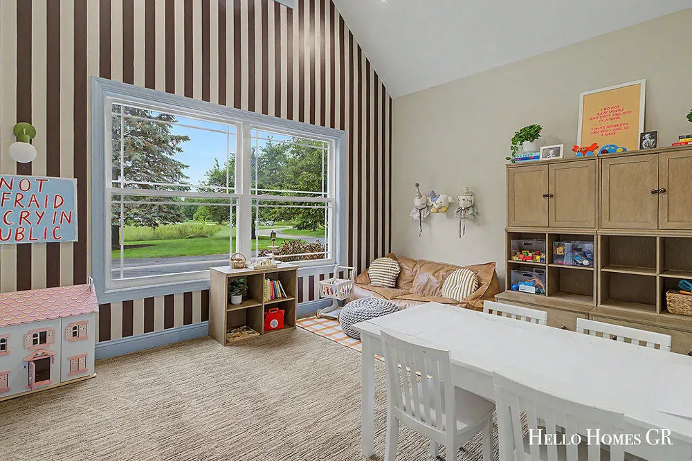 5327 Canyon River Drive NE Cannon Township, MI 49301