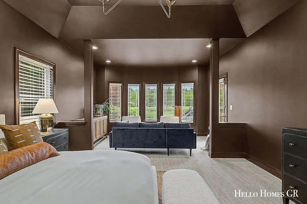 5327 Canyon River Drive NE Cannon Township, MI 49301