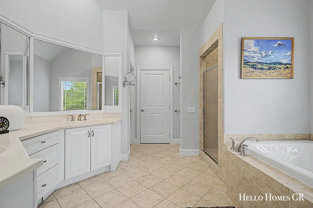 5327 Canyon River Drive NE Cannon Township, MI 49301