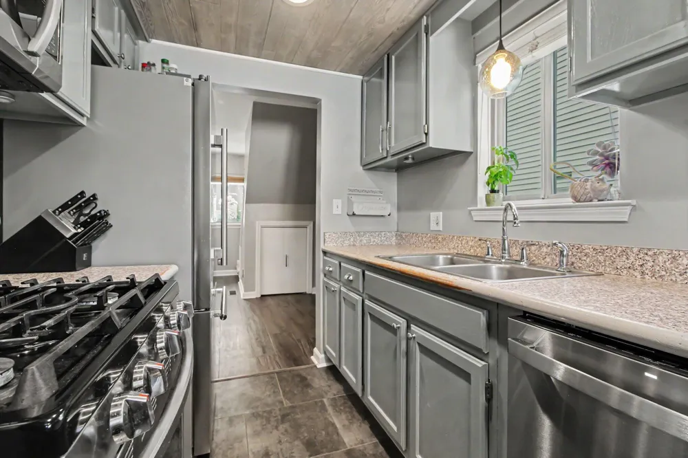 3971 Thomas Avenue Berkley, MI 48072