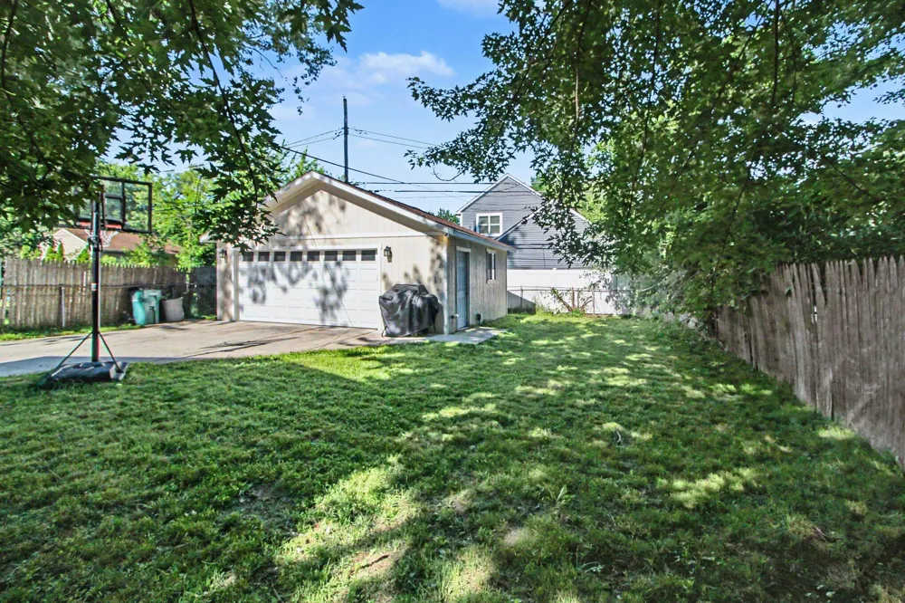 3971 Thomas Avenue Berkley, MI 48072
