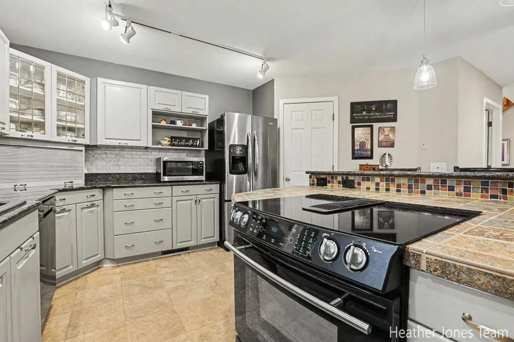 10288 Hathaway Drive Greenville, MI 48838