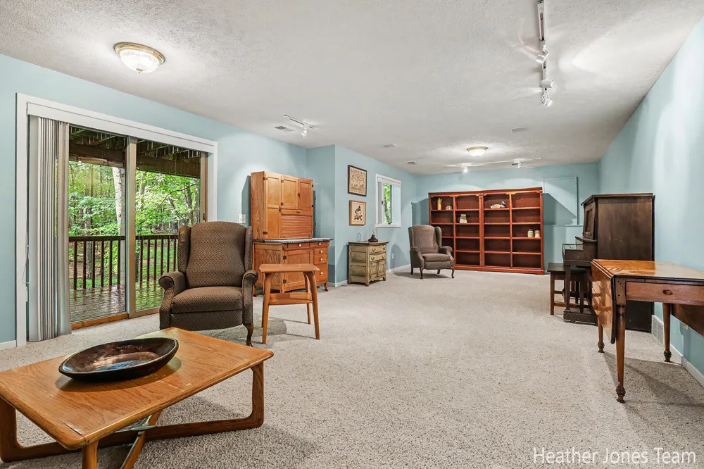 10288 Hathaway Drive Greenville, MI 48838