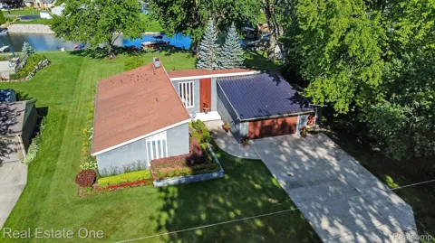 310 Pine Tree Rd Road