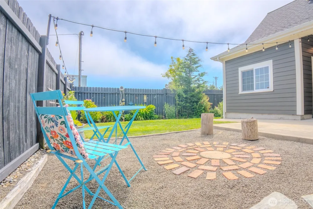 5010 L PLACE Seaview, WA 98644