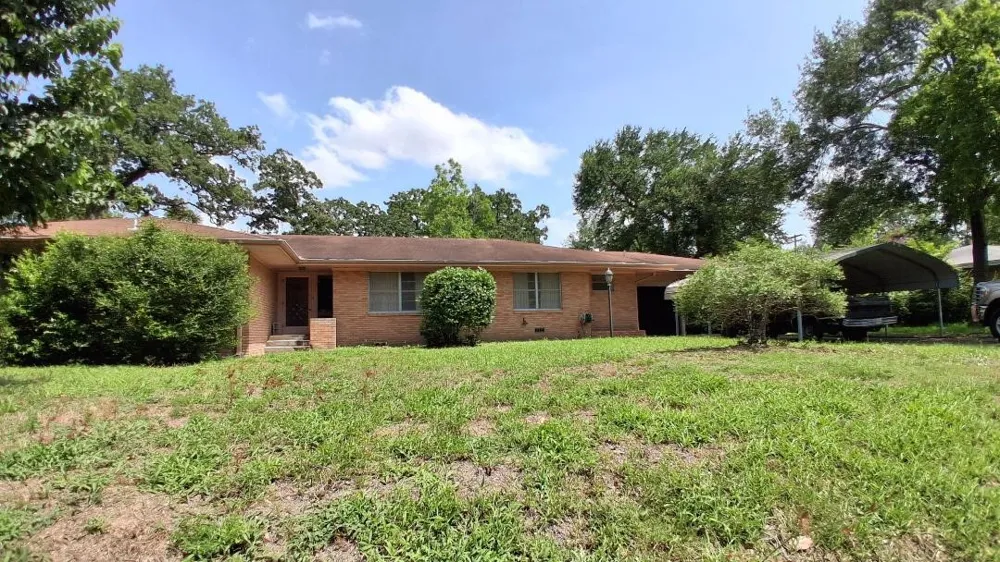 913 Lazy Lane Bryan, TX 77802