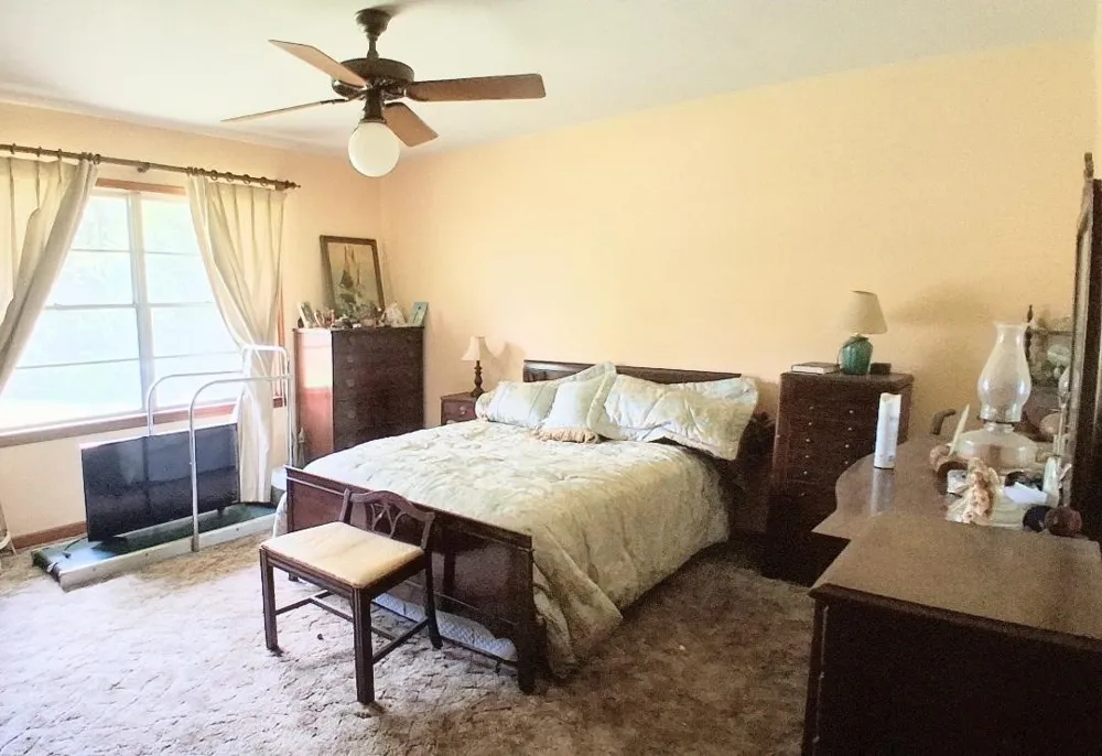 913 Lazy Lane Bryan, TX 77802
