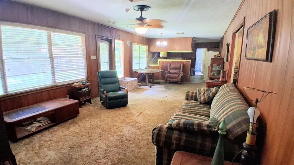 913 Lazy Lane Bryan, TX 77802