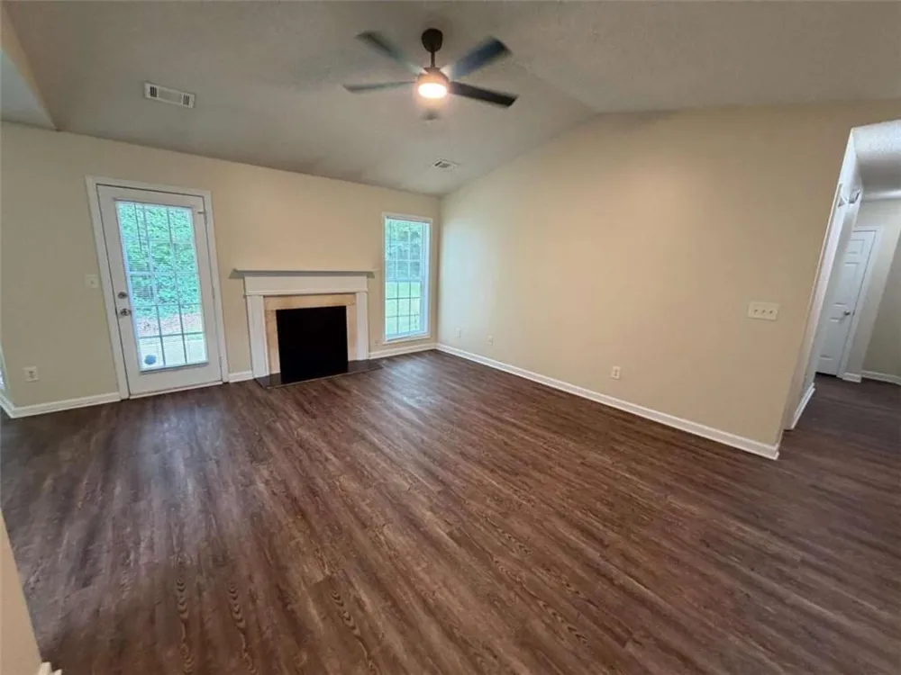 211 Ravenwood Court Bethlehem, GA 30620