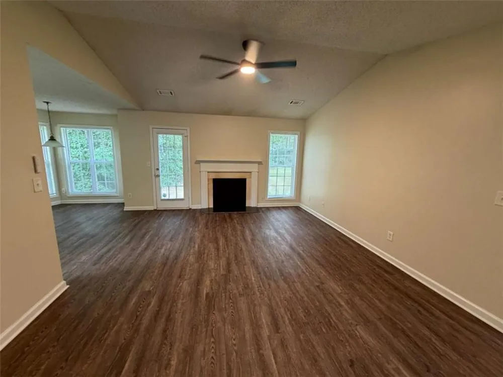 211 Ravenwood Court Bethlehem, GA 30620