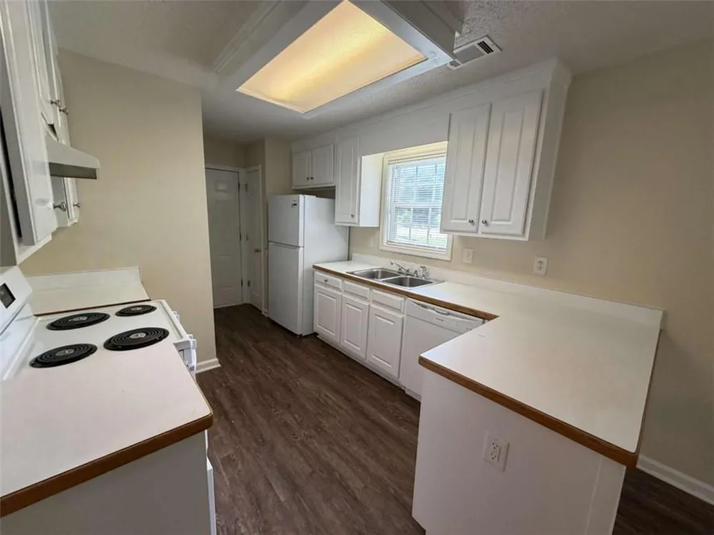 211 Ravenwood Court Bethlehem, GA 30620