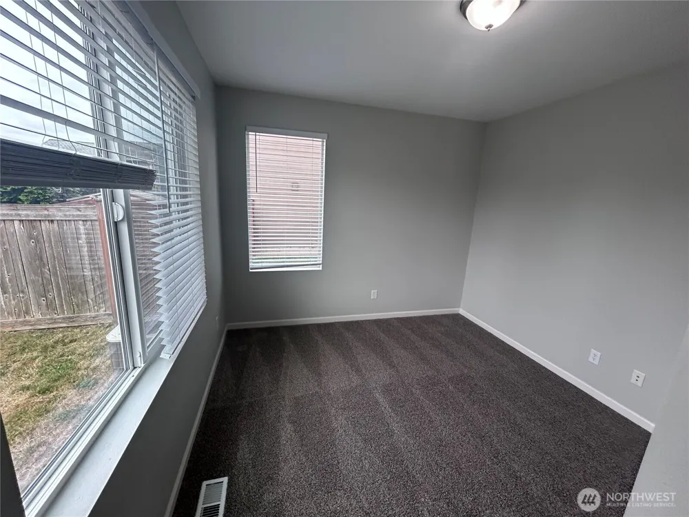 1218 32nd Street NE Auburn, WA 98002