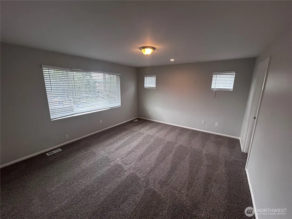 1218 32nd Street NE Auburn, WA 98002