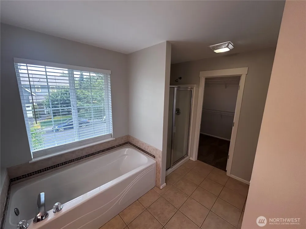 1218 32nd Street NE Auburn, WA 98002