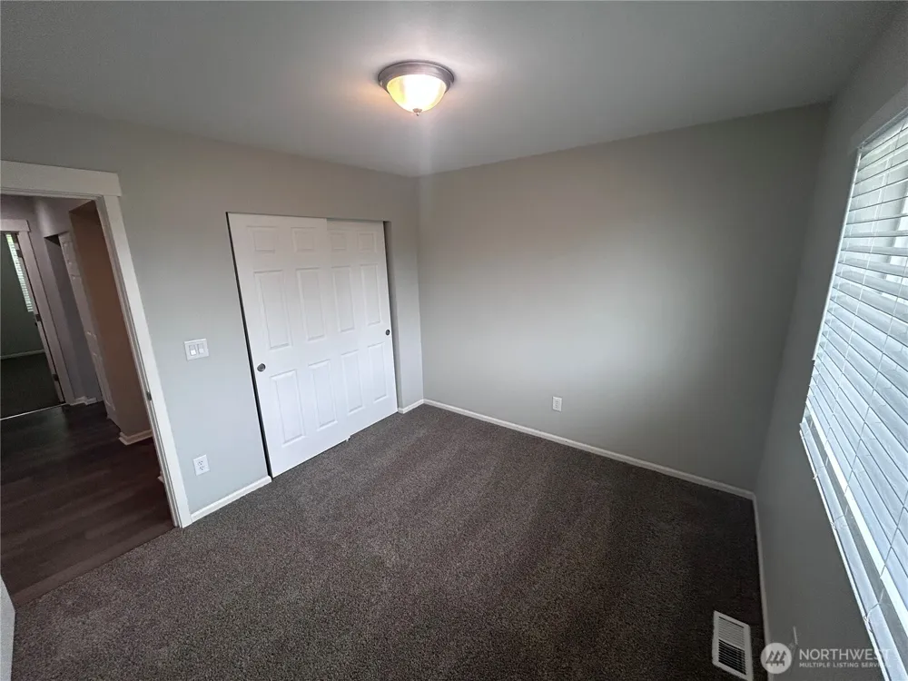 1218 32nd Street NE Auburn, WA 98002
