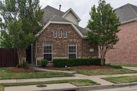 2108 Harris Place