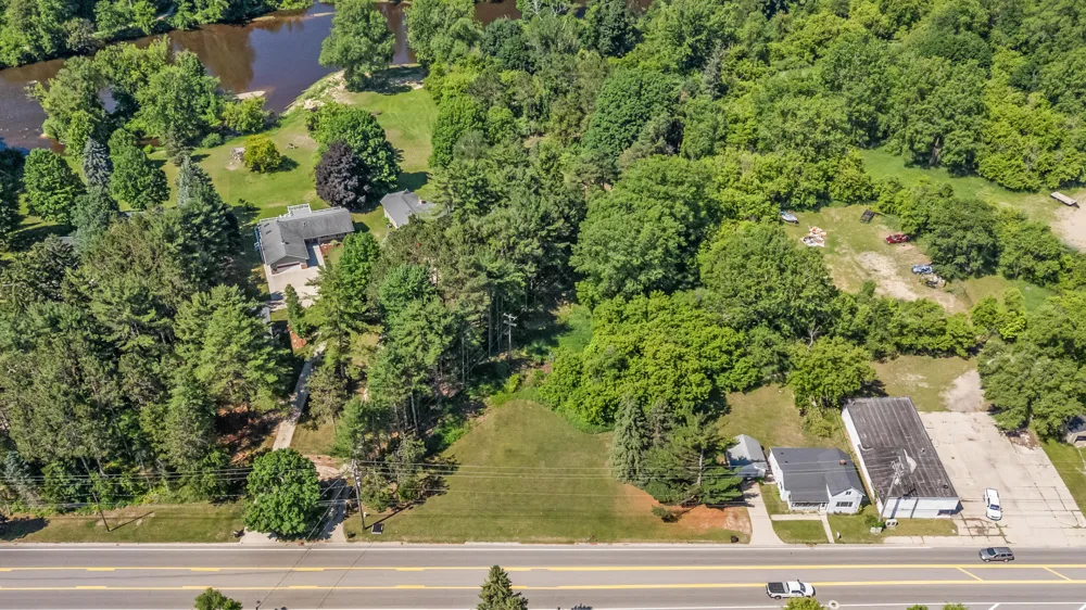 318 S 3rd Avenue Big Rapids, MI 49307