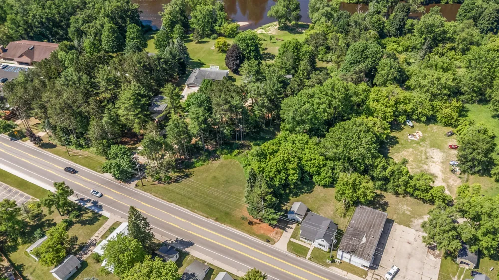 318 S 3rd Avenue Big Rapids, MI 49307
