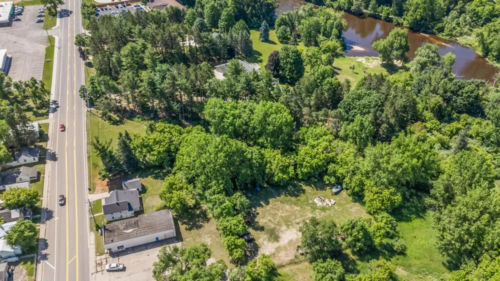 318 S 3rd Avenue Big Rapids, MI 49307