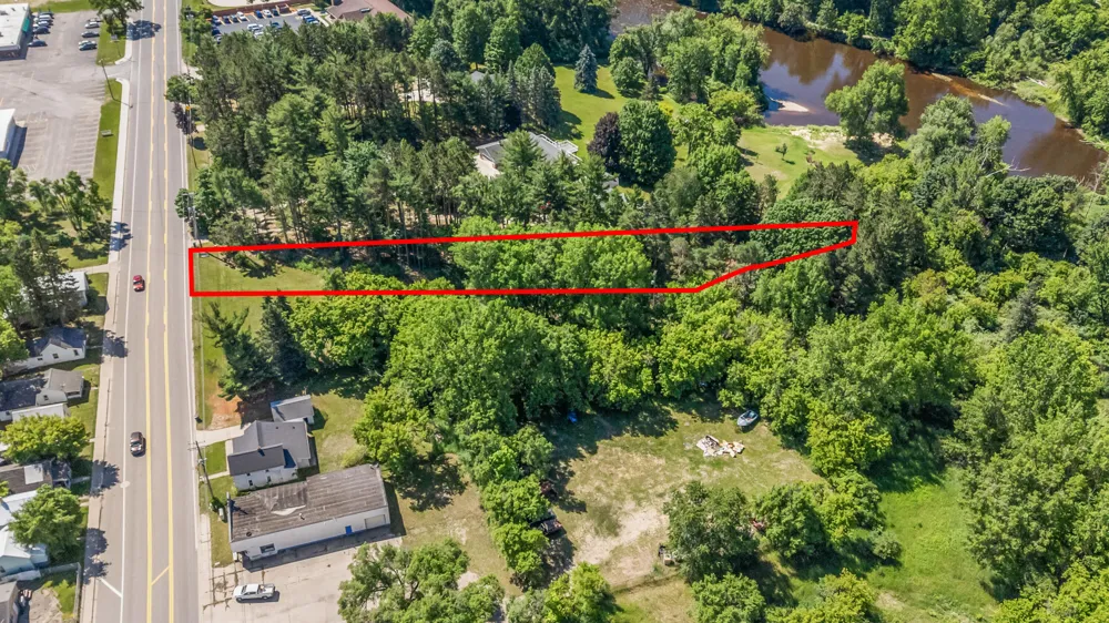 318 S 3rd Avenue Big Rapids, MI 49307