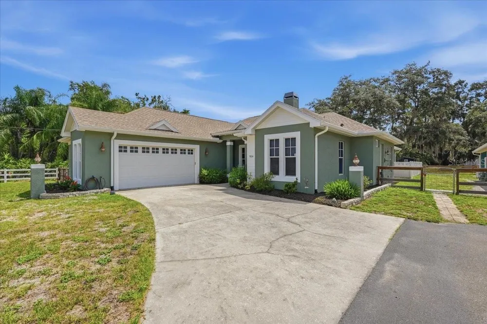 7014 JONES ROAD Odessa, FL 33556