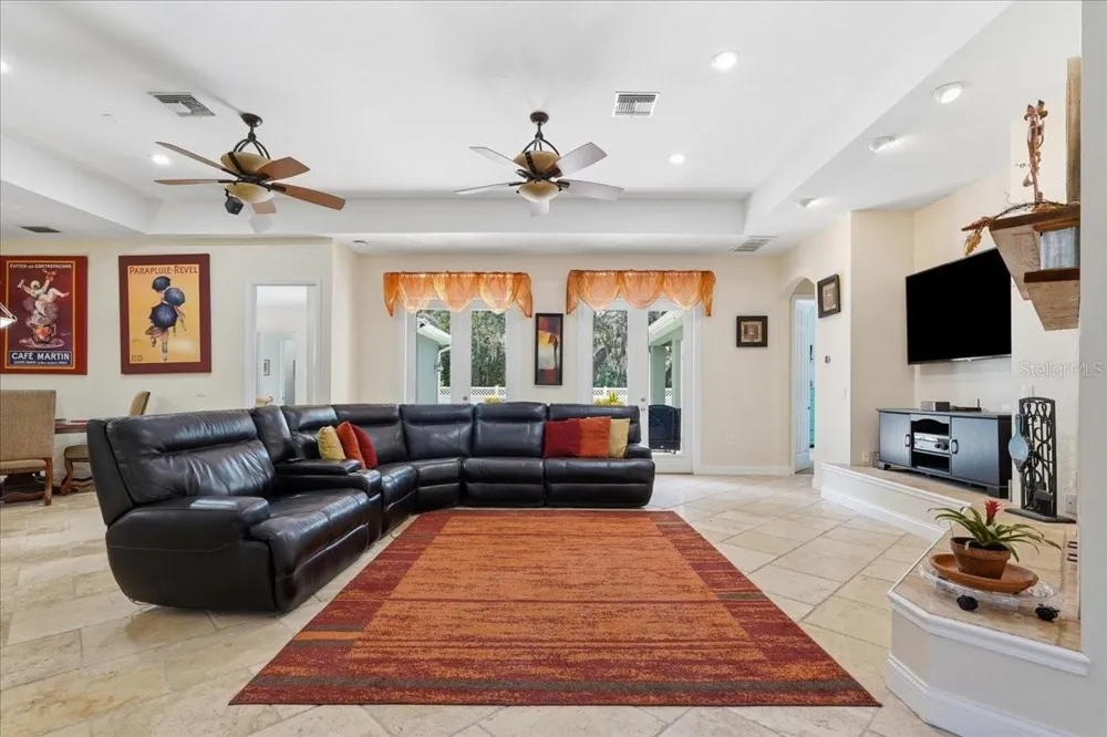 7014 JONES ROAD Odessa, FL 33556