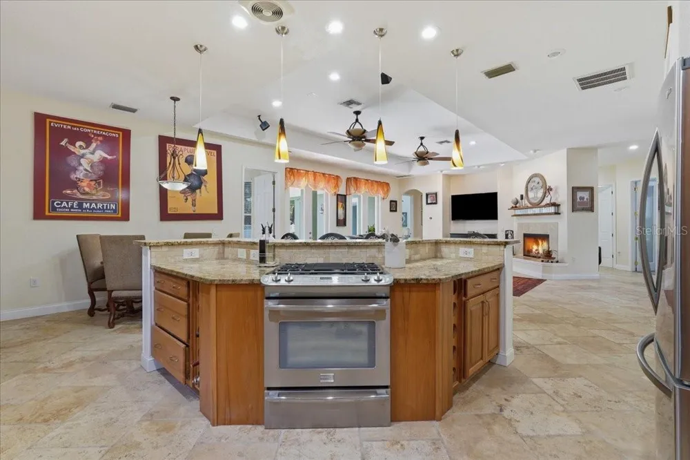 7014 JONES ROAD Odessa, FL 33556