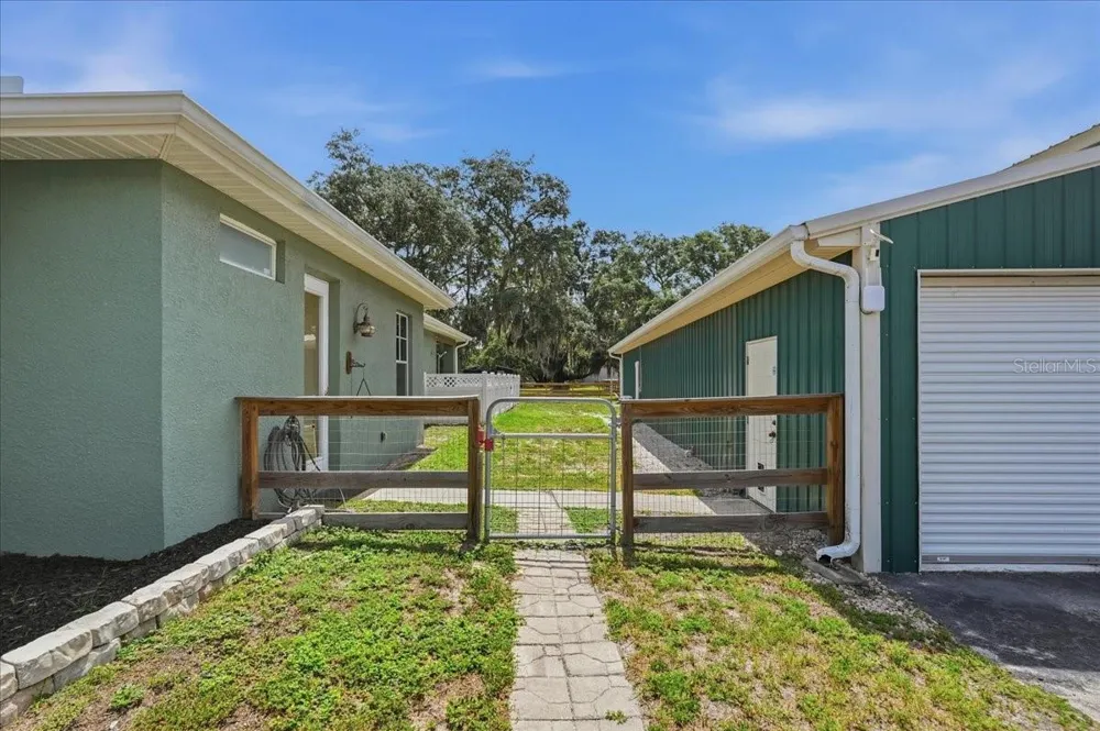 7014 JONES ROAD Odessa, FL 33556