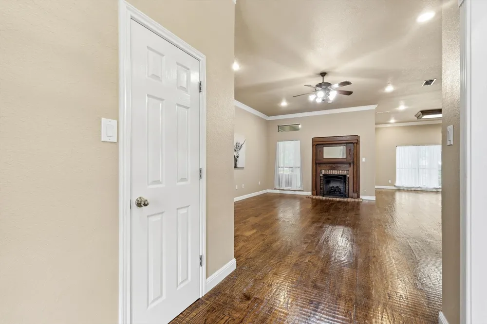 4111 Cimmaron Trail De Cordova, TX 76049